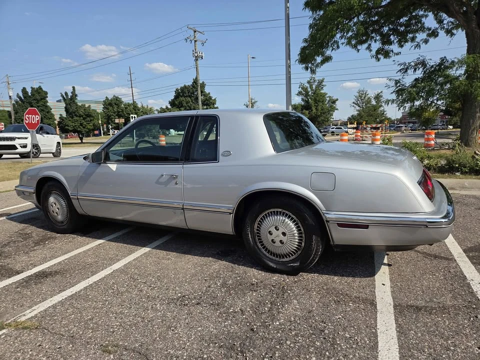 1992 Buick Riviera 4th-7th Gen - Image 2 of 16