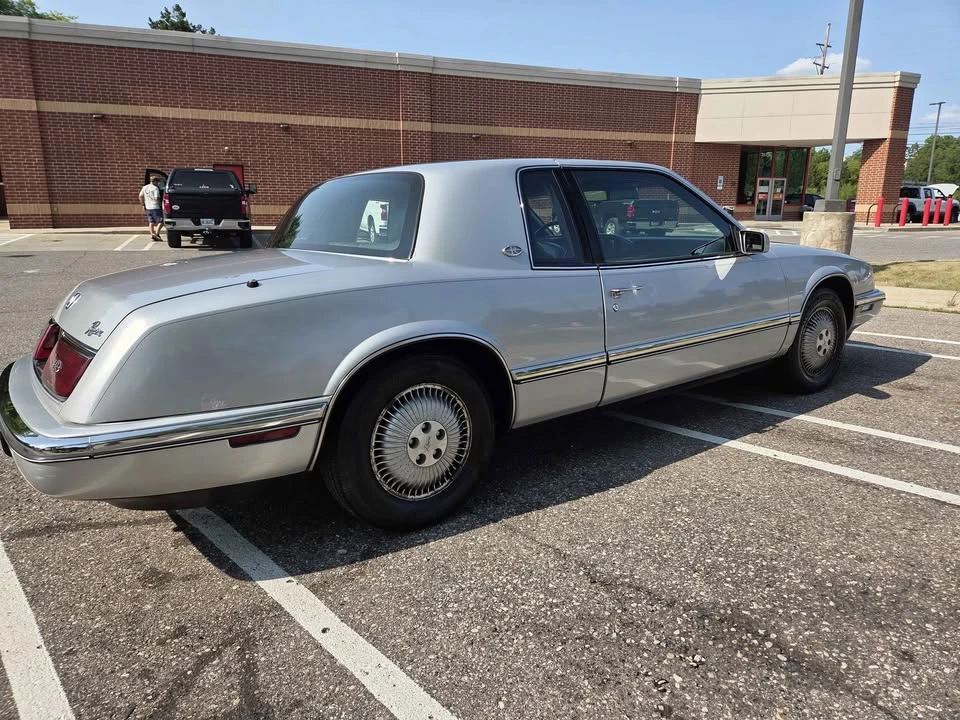 1992 Buick Riviera 4th-7th Gen - Image 3 of 16