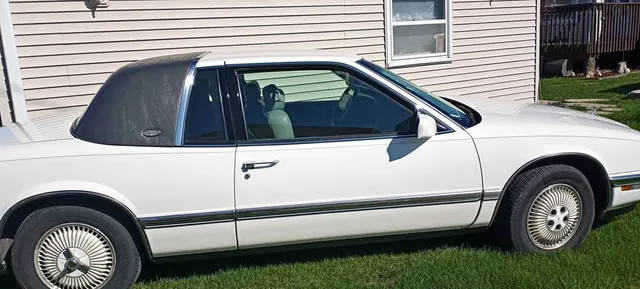 1992 Buick Riviera Coupe 2D