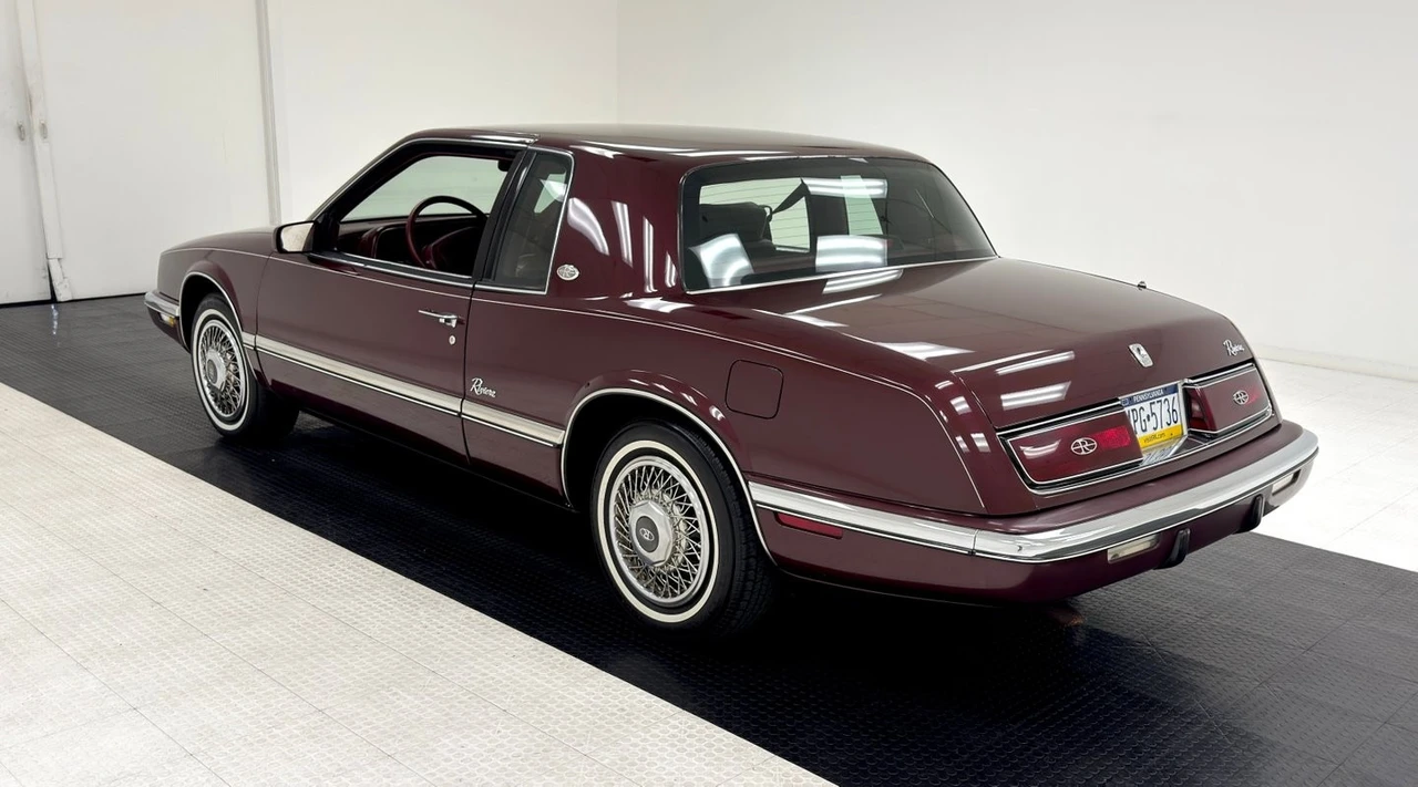 1992 Buick Riviera 4th-7th Gen - Image 3 of 12