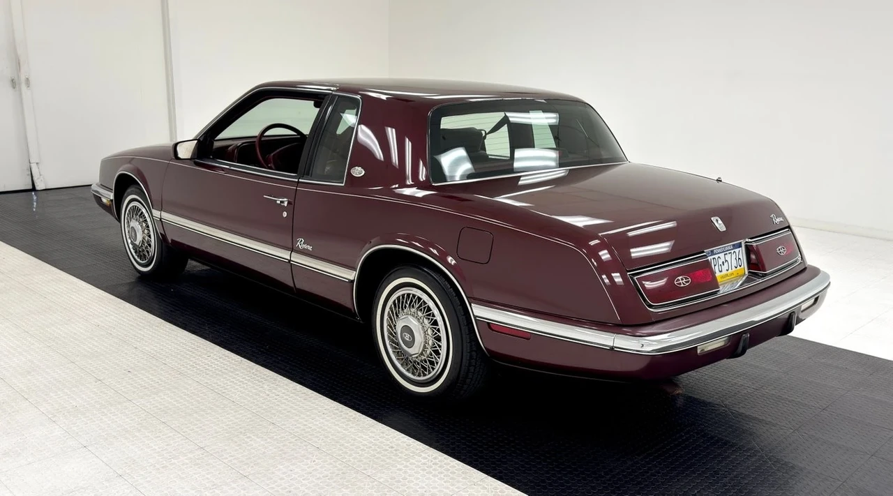 1992 Buick Riviera 4th-7th Gen - Image 3 of 12