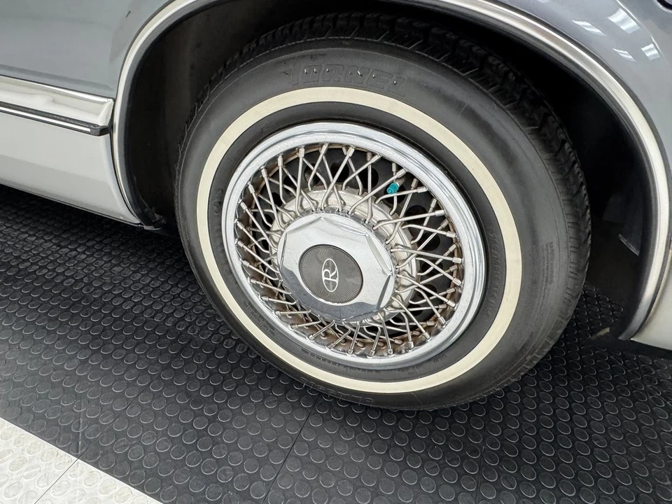 1992 Buick Riviera 4th-7th Gen - Image 21 of 21