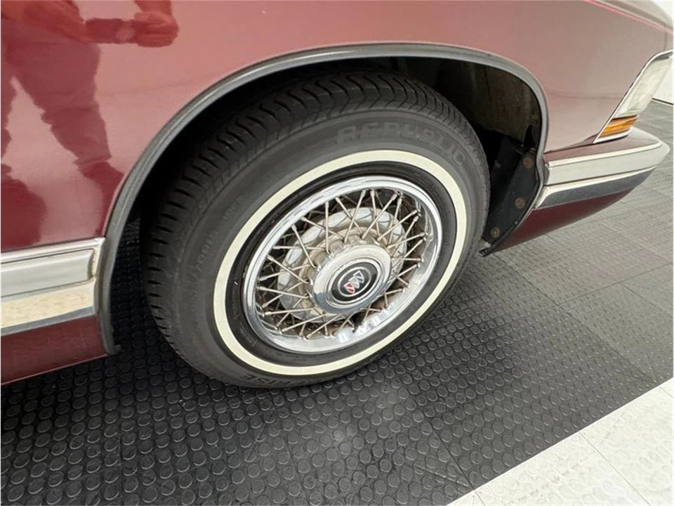1992 Buick Roadmaster - Image 23 of 31