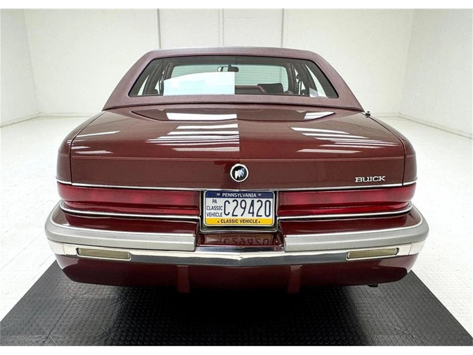1992 Buick Roadmaster - Image 4 of 31