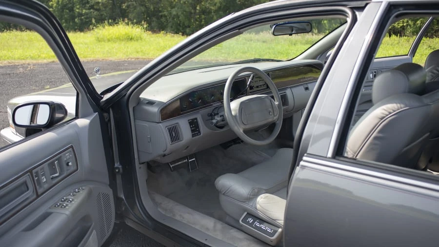 1992 Buick Roadmaster - Image 9 of 13