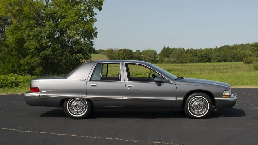 1992 Buick Roadmaster - Image 2 of 13