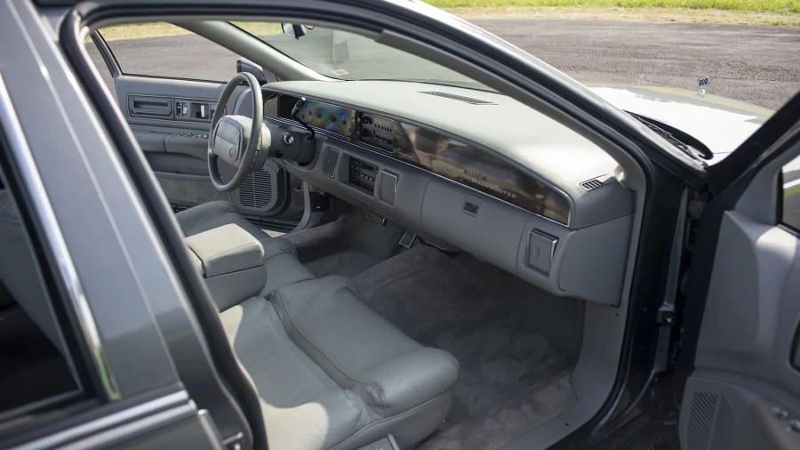1992 Buick Roadmaster - Image 10 of 13