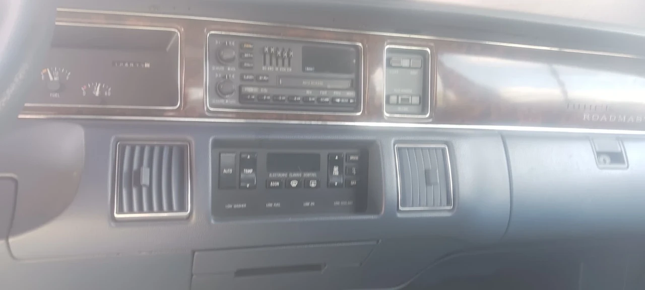 1992 Buick Roadmaster - Image 13 of 21