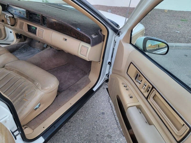 1992 Buick Roadmaster - Image 8 of 21