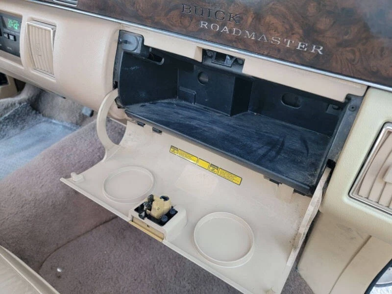 1992 Buick Roadmaster - Image 11 of 21