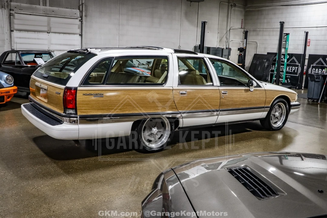 1992 Buick Roadmaster - Image 10 of 12