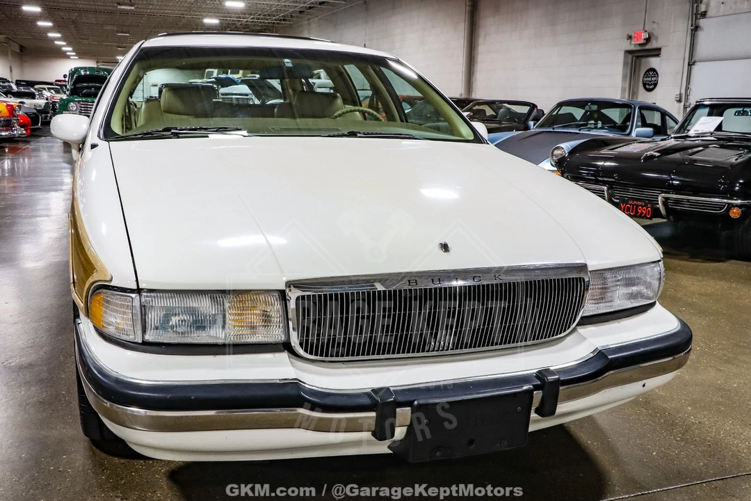 1992 Buick Roadmaster - Image 18 of 21