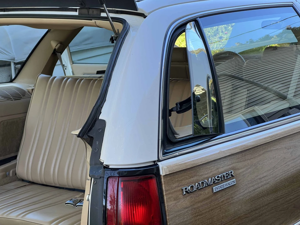 1992 Buick Roadmaster - Image 15 of 31