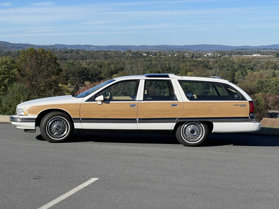 1992 Buick Roadmaster - Image 2 of 31