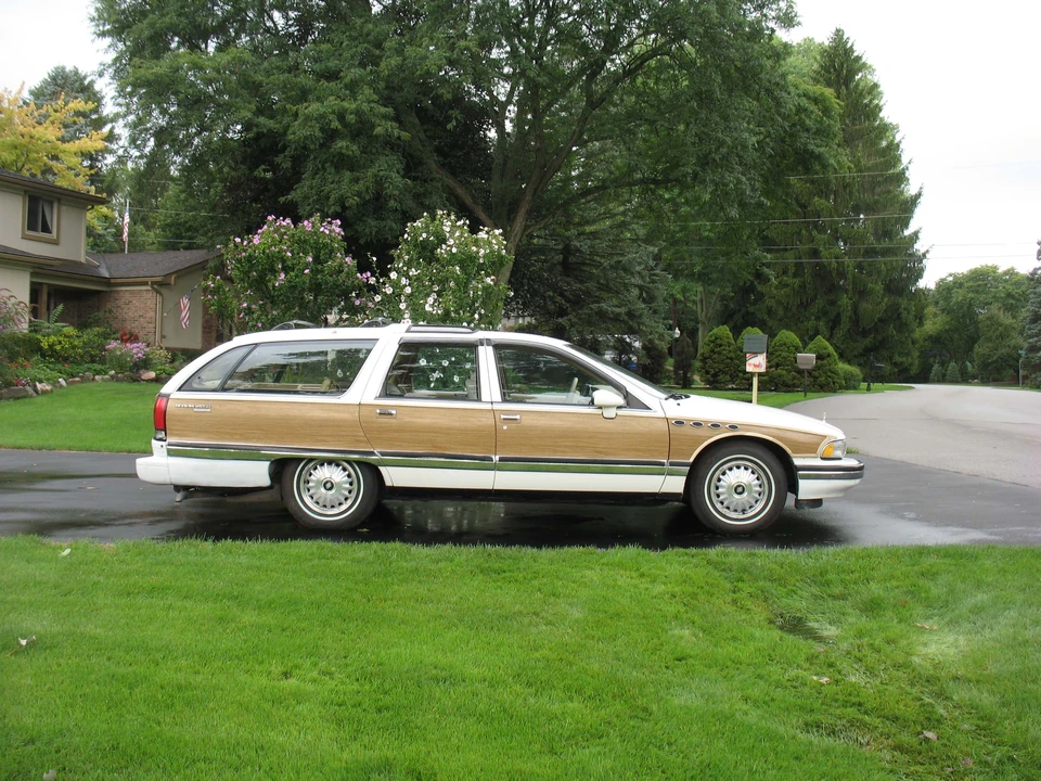 1992 Buick Roadmaster - Image 2 of 31