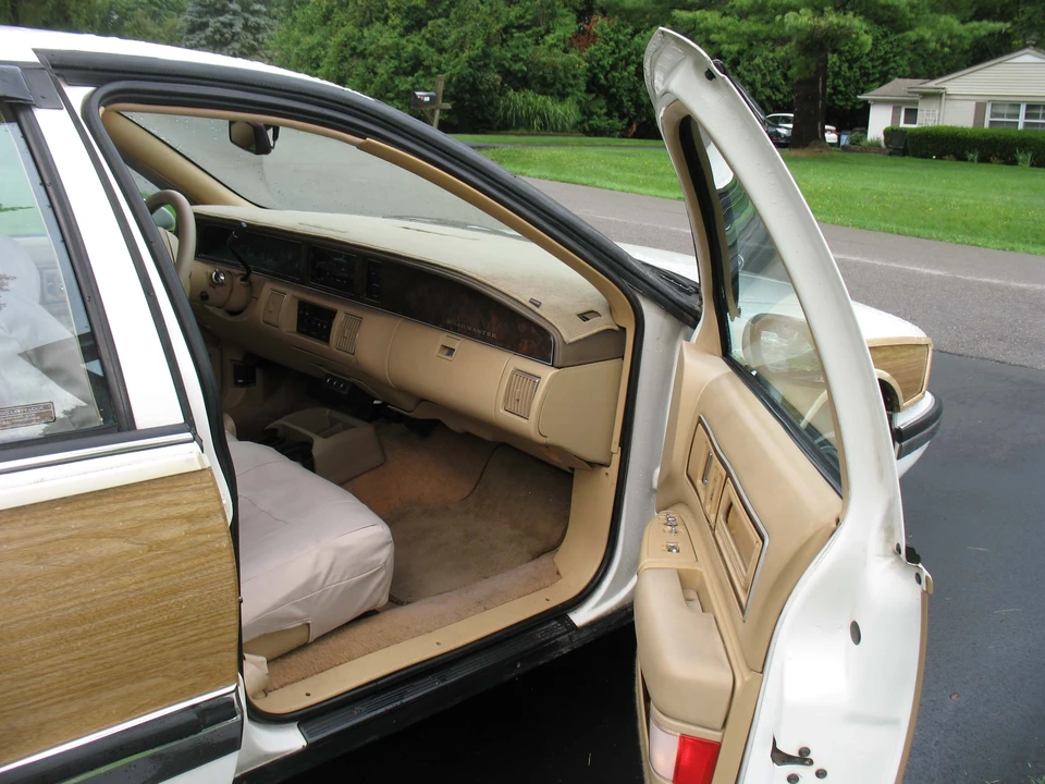 1992 Buick Roadmaster - Image 23 of 31