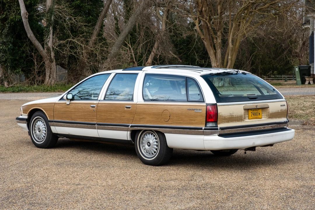 1992 Buick Roadmaster - Image 9 of 31