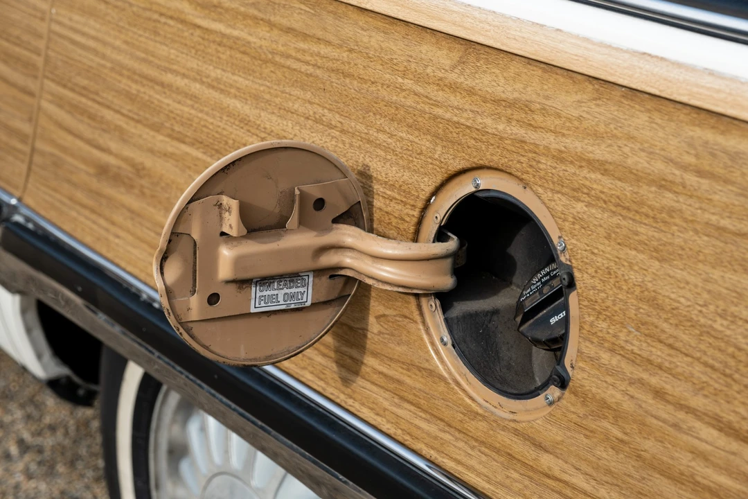 1992 Buick Roadmaster - Image 28 of 31