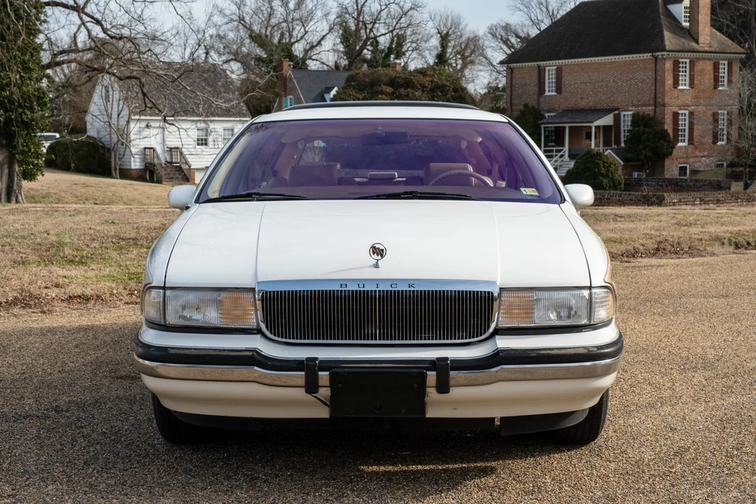 1992 Buick Roadmaster - Image 2 of 31
