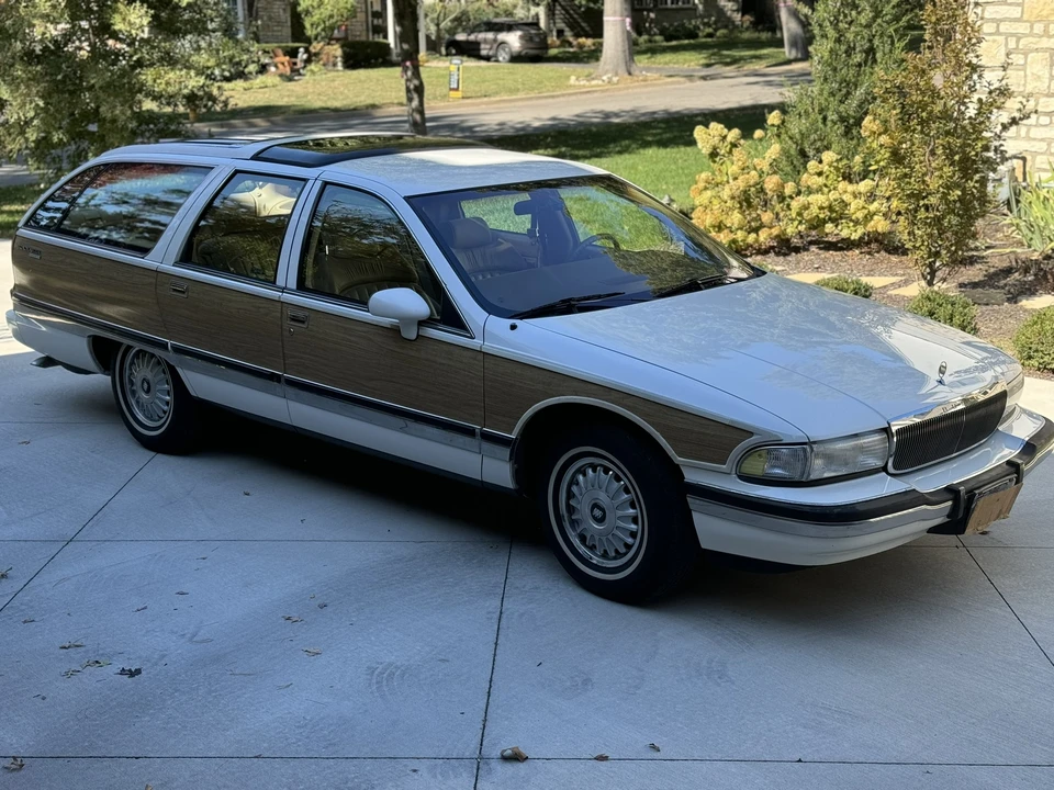 1992 Buick Roadmaster - Image 5 of 31