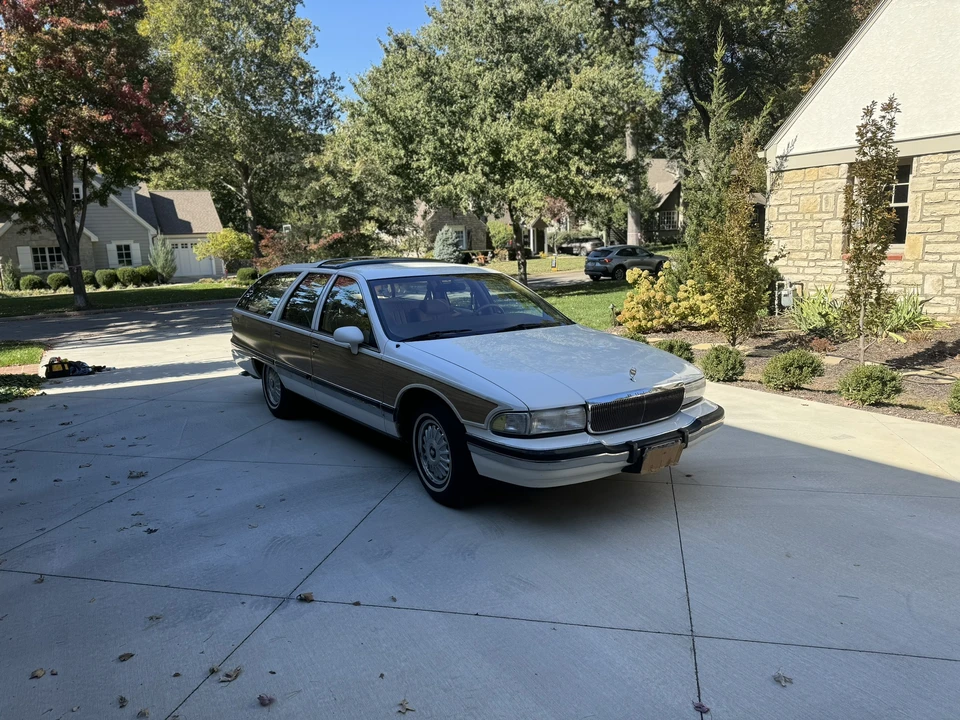 1992 Buick Roadmaster - Image 4 of 31