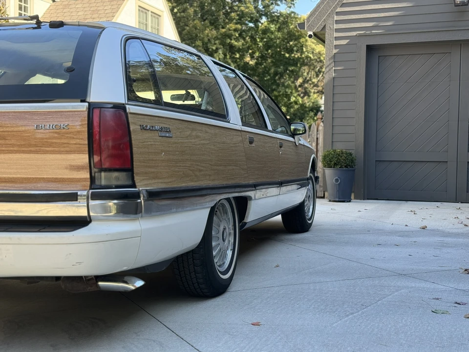 1992 Buick Roadmaster - Image 9 of 31