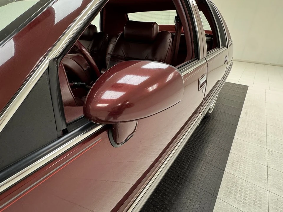 1992 Buick Roadmaster - Image 15 of 31