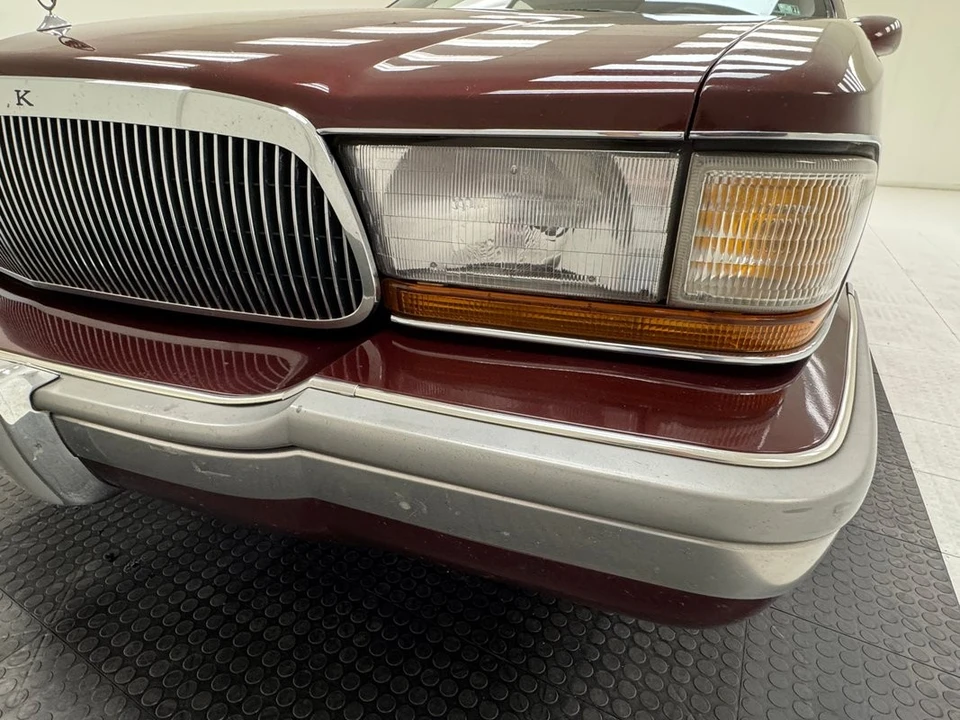 1992 Buick Roadmaster - Image 11 of 31