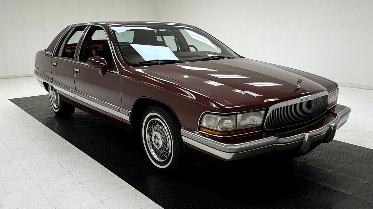 1992 Buick Roadmaster - Image 7 of 31