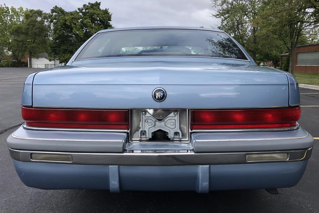 1992 Buick Roadmaster - Image 5 of 31