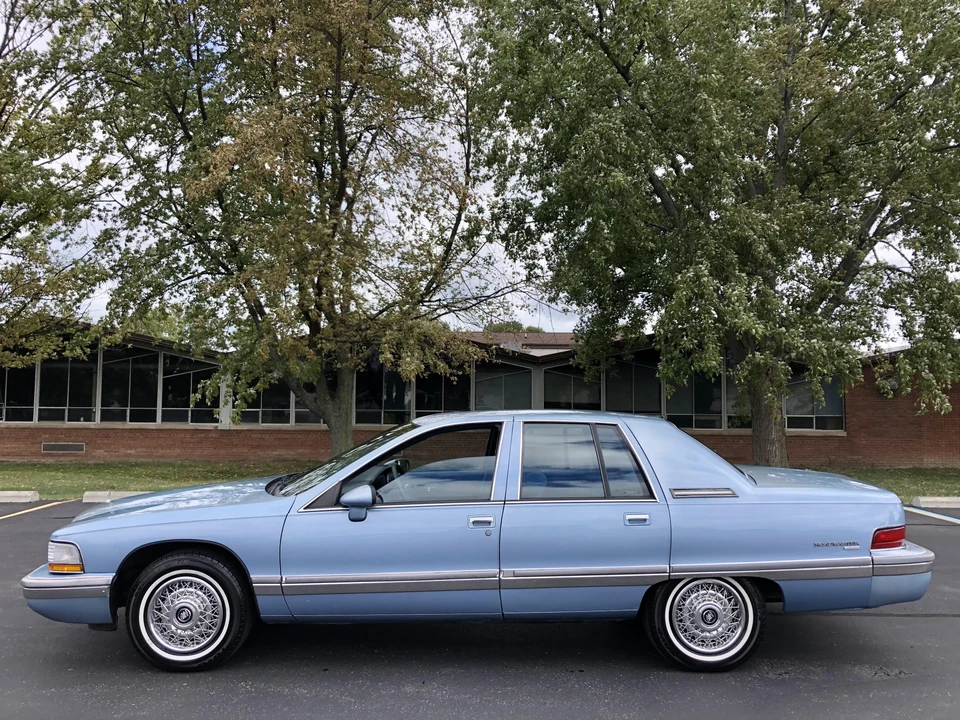 1992 Buick Roadmaster - Image 9 of 31