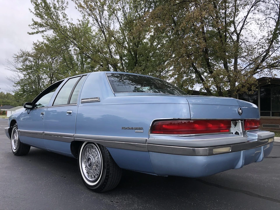 1992 Buick Roadmaster - Image 13 of 31