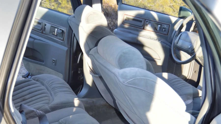 1992 Buick Roadmaster - Image 5 of 11