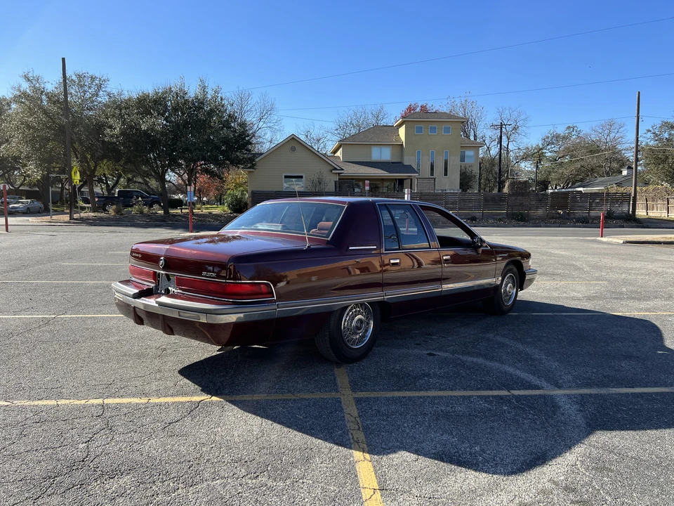 1992 Buick Roadmaster - Image 11 of 31