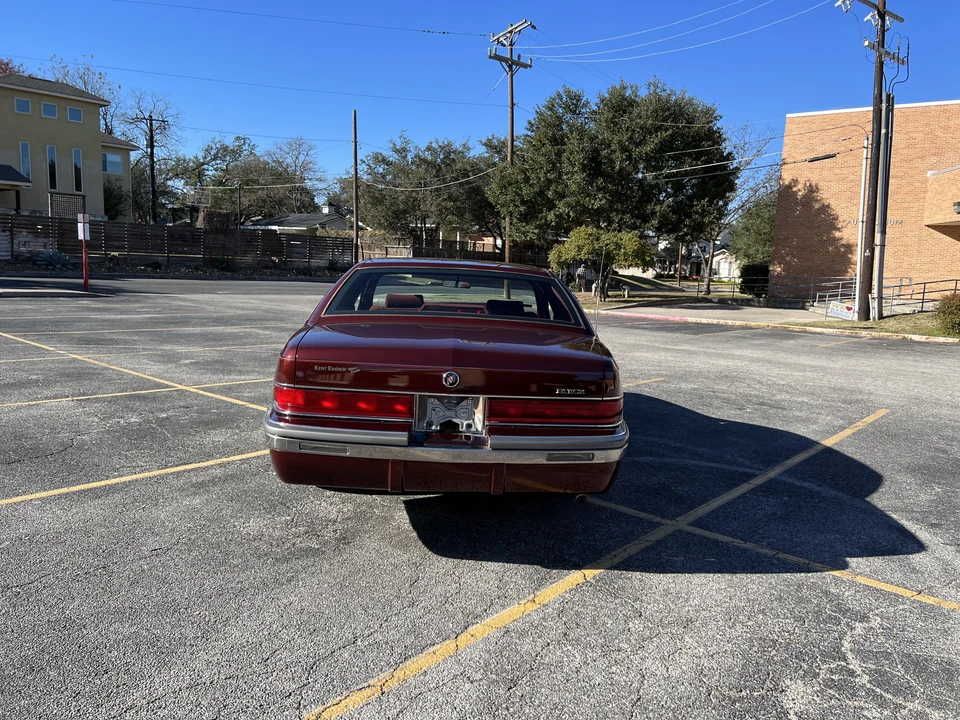 1992 Buick Roadmaster - Image 10 of 31