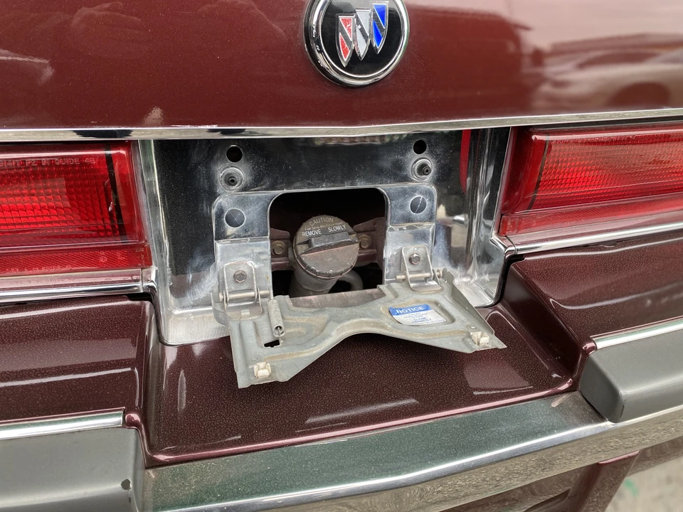 1992 Buick Roadmaster - Image 18 of 31