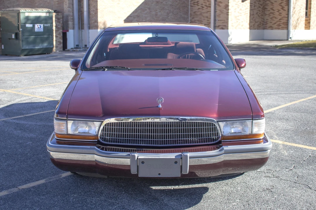 1992 Buick Roadmaster - Image 2 of 31