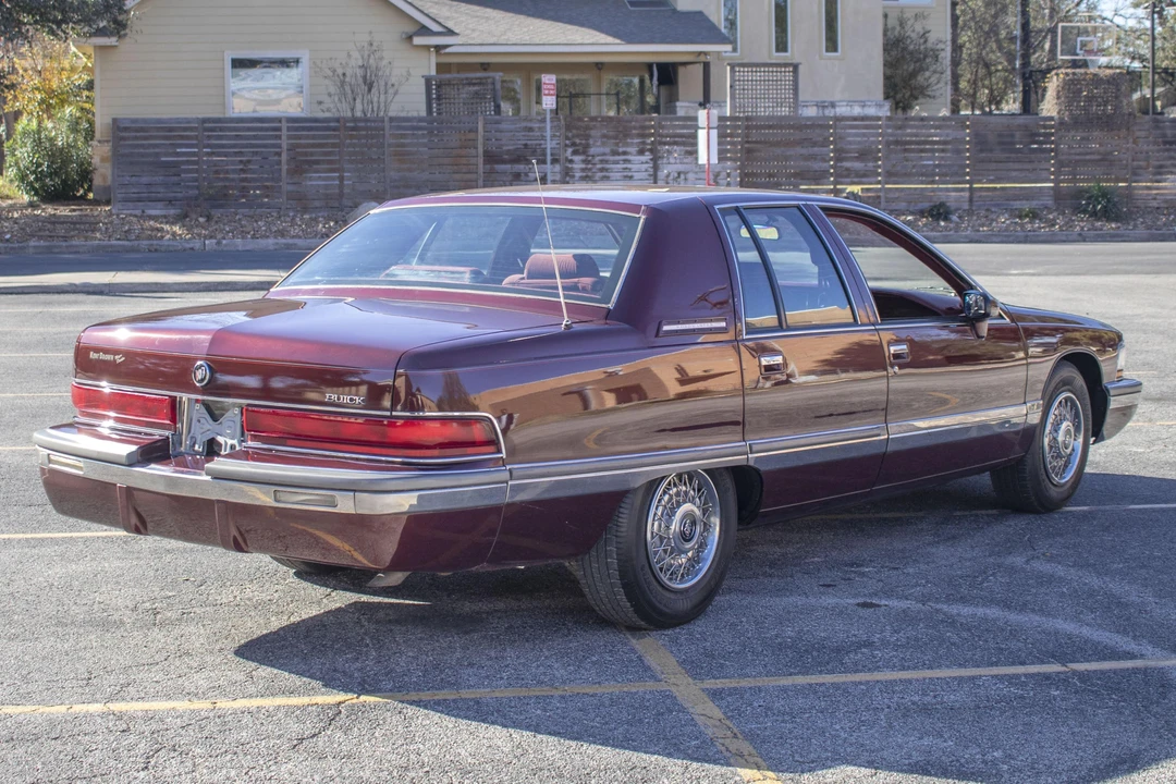 1992 Buick Roadmaster - Image 4 of 31