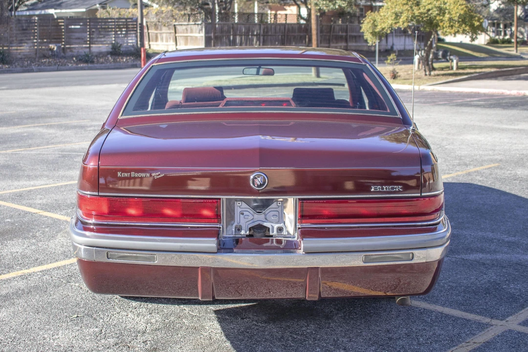 1992 Buick Roadmaster - Image 5 of 31