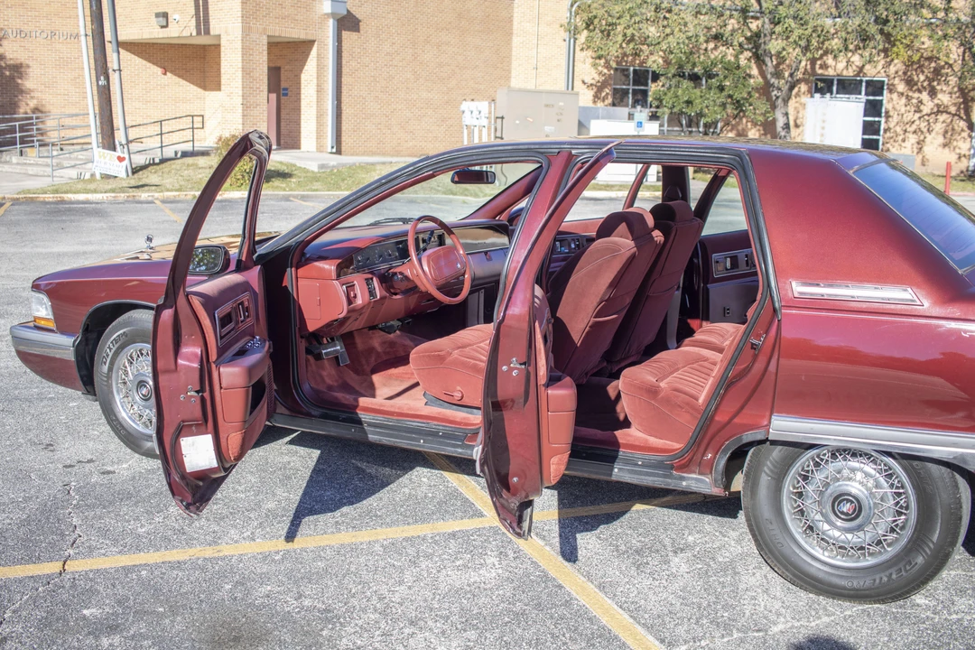 1992 Buick Roadmaster - Image 16 of 31
