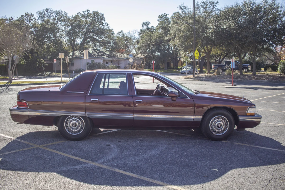 1992 Buick Roadmaster - Image 12 of 31