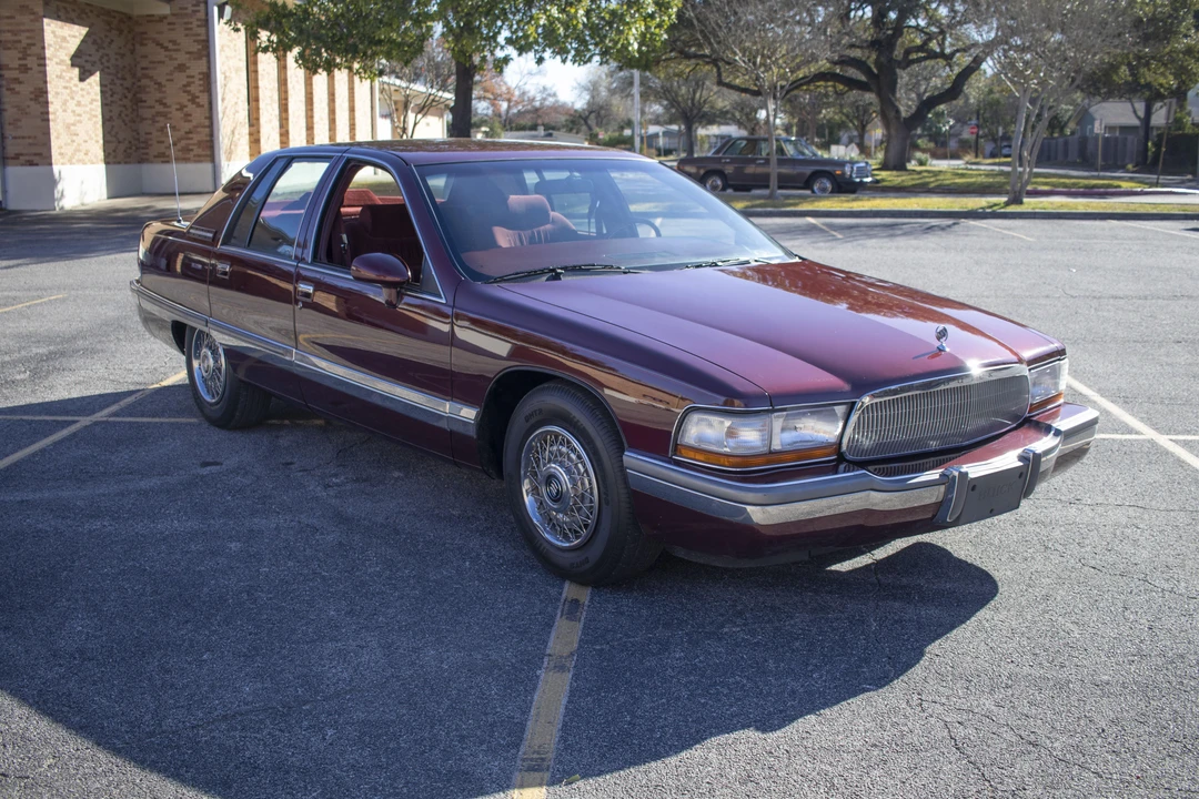 1992 Buick Roadmaster - Image 14 of 31