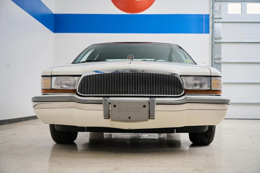 1992 Buick Roadmaster - Image 3 of 31