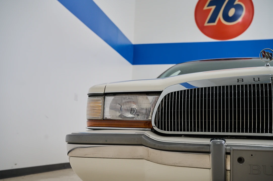 1992 Buick Roadmaster - Image 27 of 31