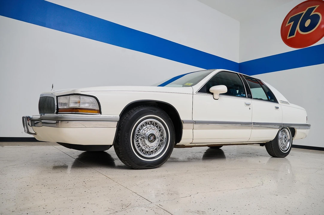 1992 Buick Roadmaster - Image 6 of 31