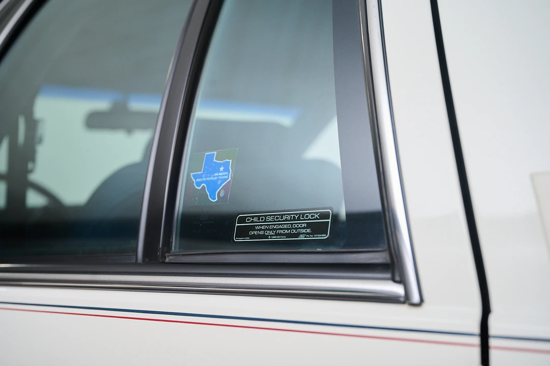 1992 Buick Roadmaster - Image 24 of 31