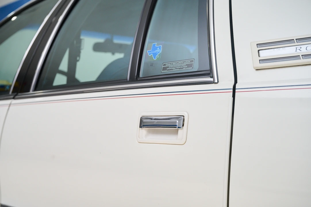 1992 Buick Roadmaster - Image 25 of 31