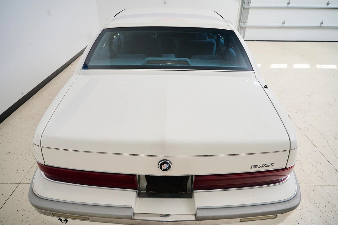 1992 Buick Roadmaster - Image 18 of 31