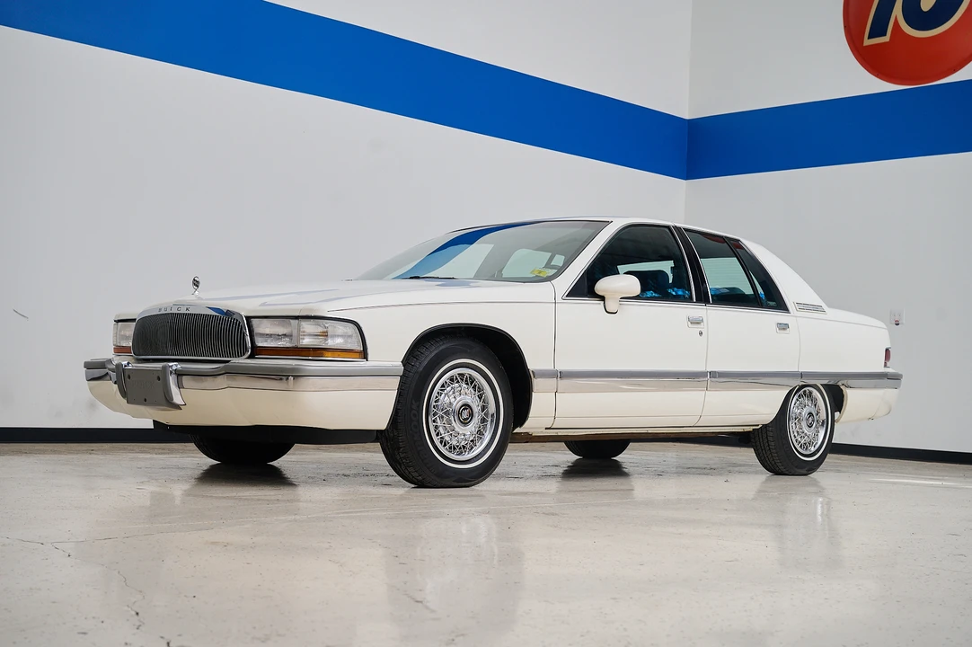1992 Buick Roadmaster - Image 5 of 31