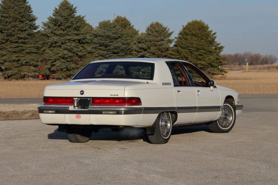 1992 Buick Roadmaster - Image 3 of 31
